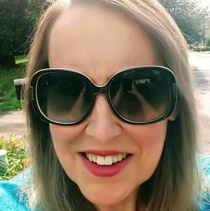 Meet your Posher, Debra